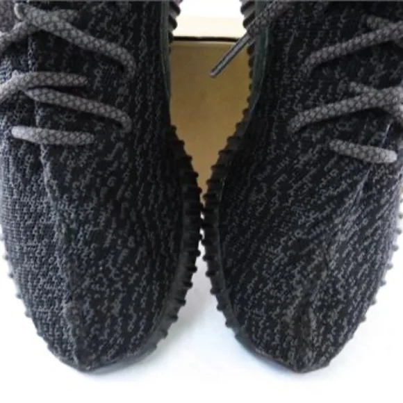 Adidas Yeezy 350 'Black', Size: 8.5 (Men) - Picture 9 of 11